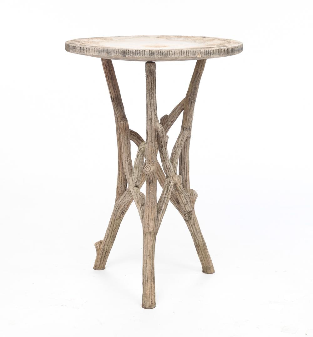 FAUX BOIS CONCRETE STAND OR BIRD BATH. (1 of 4)