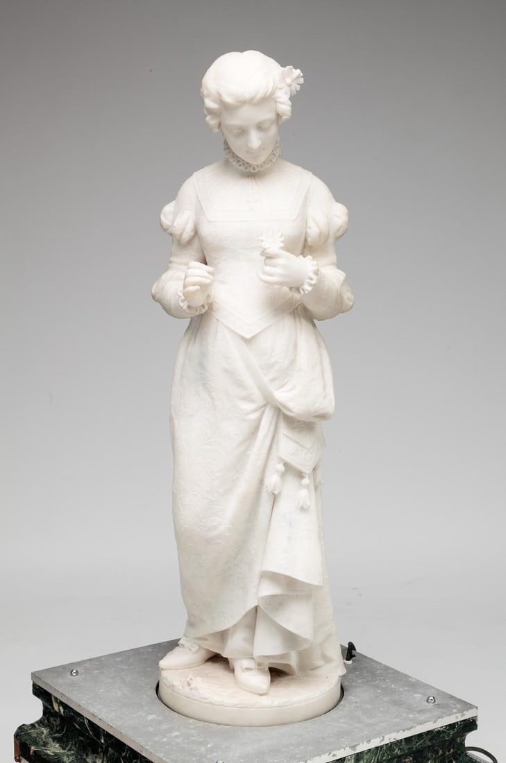 STATUE OF WOMAN BY FERDINANDO VICHI. (1 of 9)