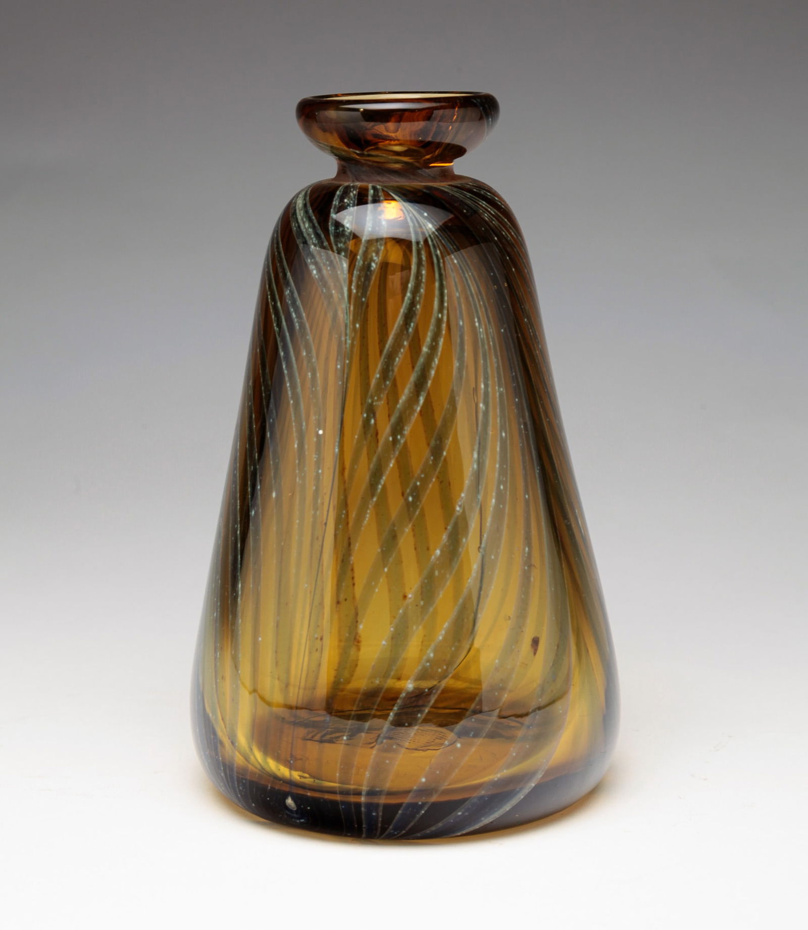 CHRISTOPHER RIES (OHIO/WISCONSIN, 1952-) ART GLASS VASE. (1 of 5)