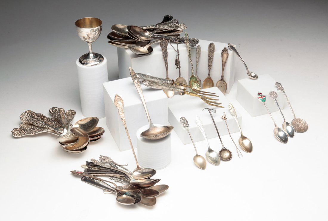 MIXED GROUP OF MOSTLY STERLING SPOONS. (1 of 10)