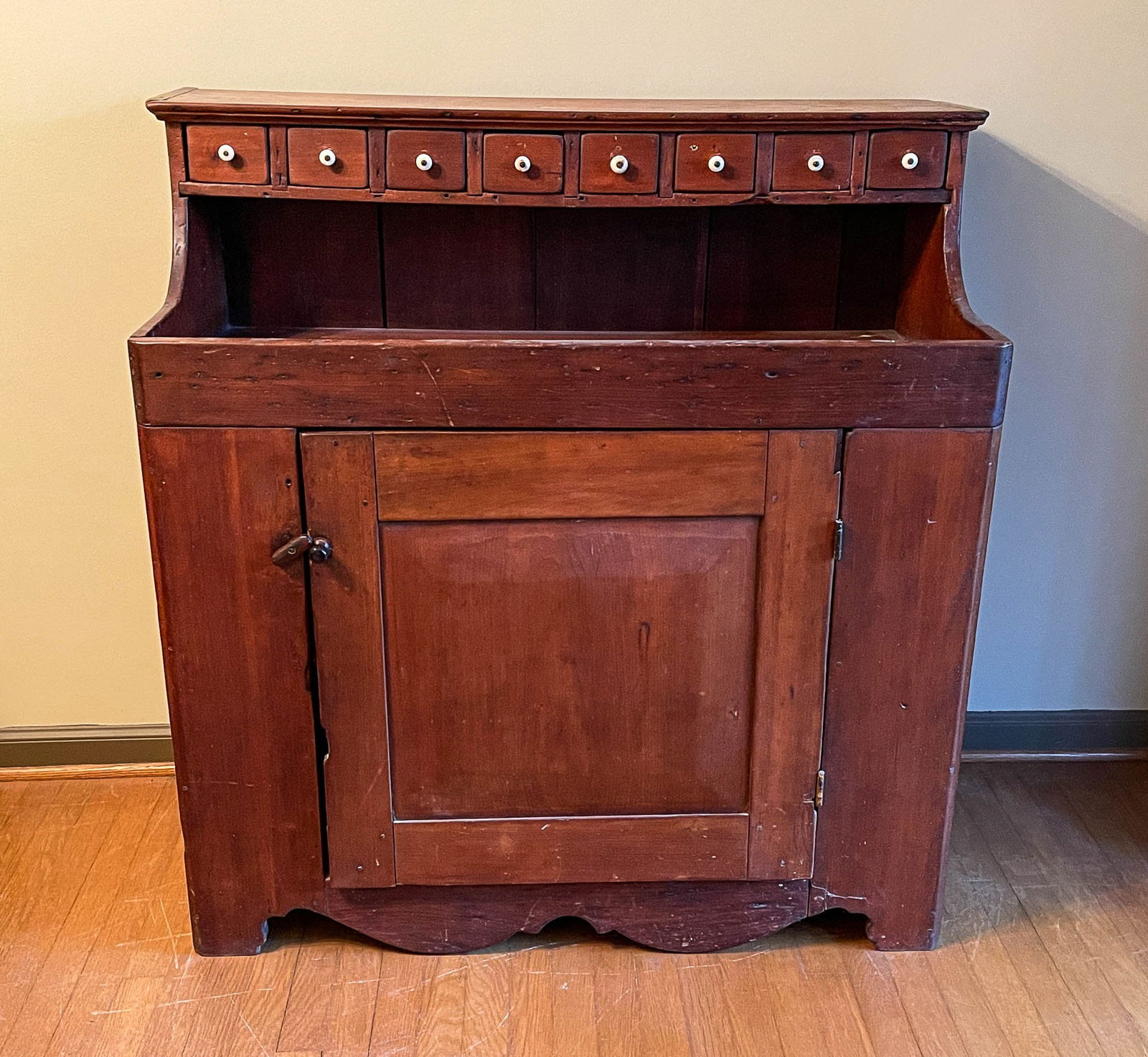 HIGH BACK DRY SINK. (1 of 3)