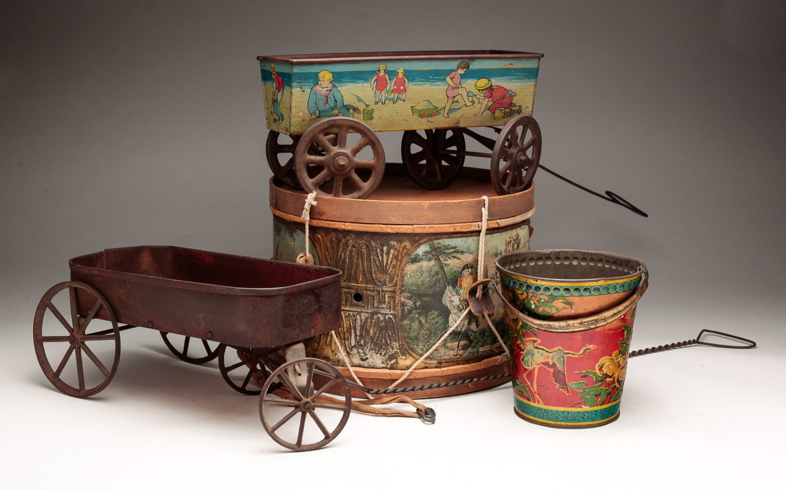 FOUR TIN TOYS. (1 of 5)