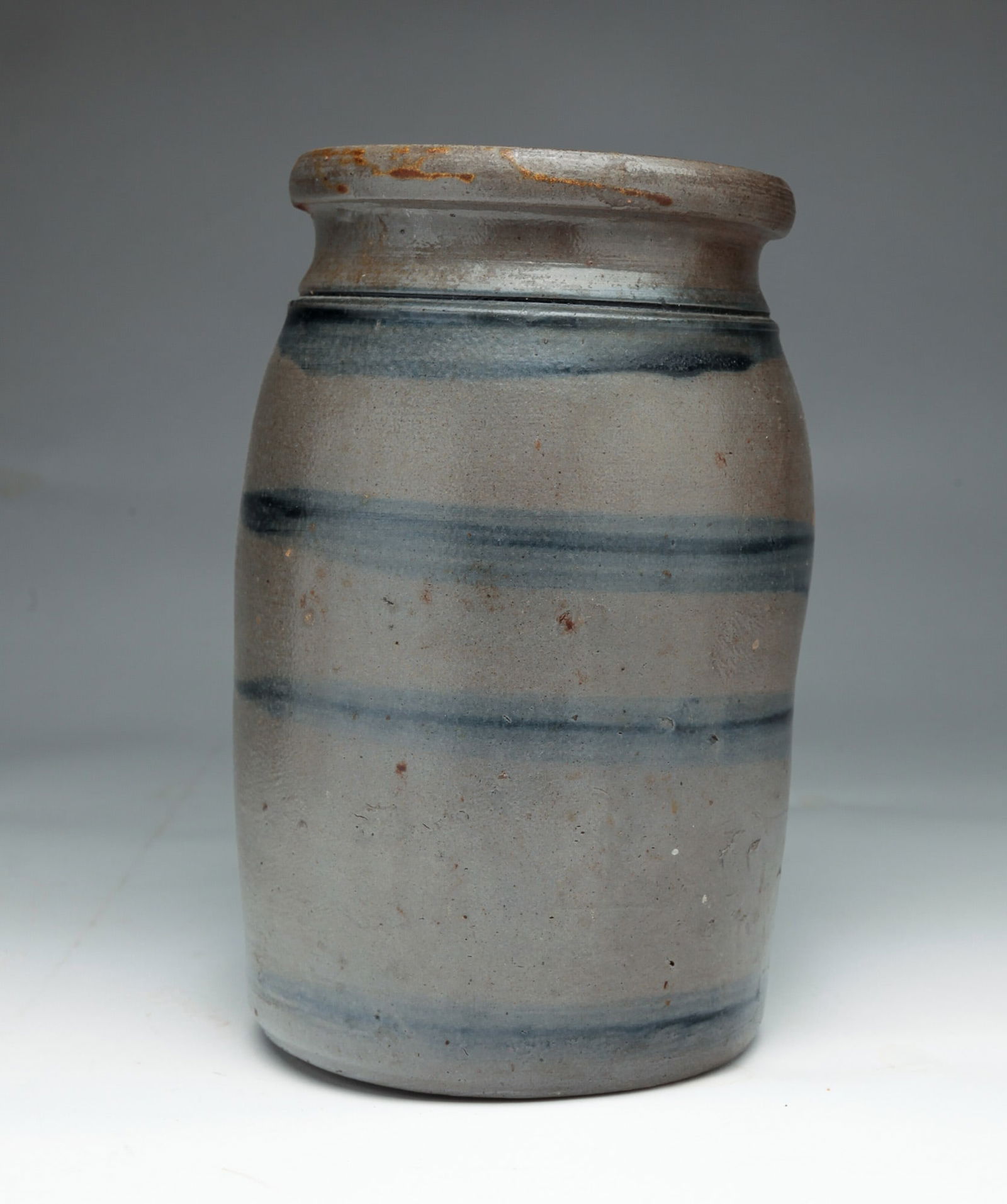 STONEWARE CANNING JAR WITH COBALT DECORATION. (1 of 4)