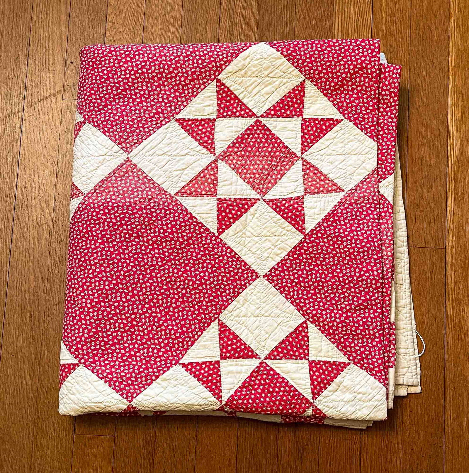 PIECEWORK QUILT. (1 of 3)