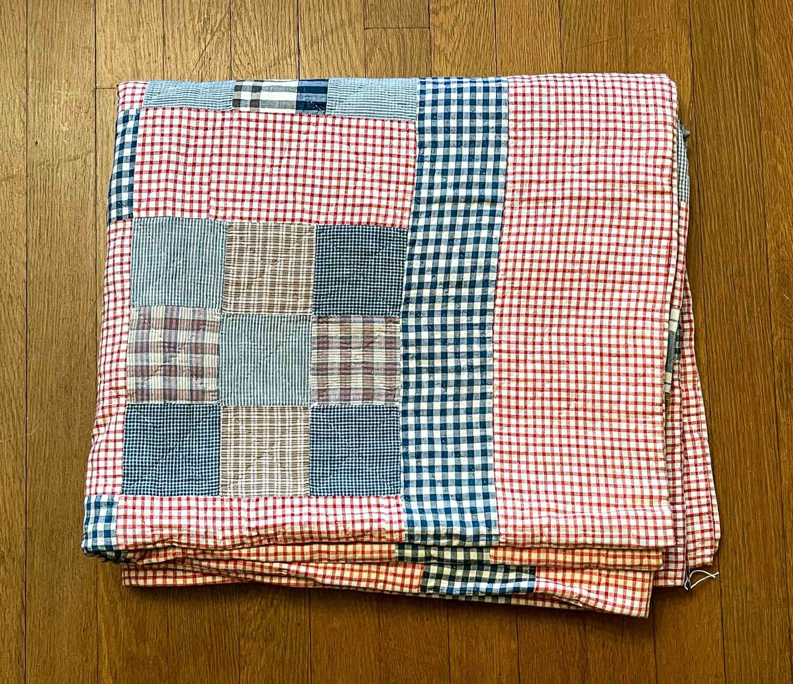 PIECEWORK QUILT. (1 of 2)