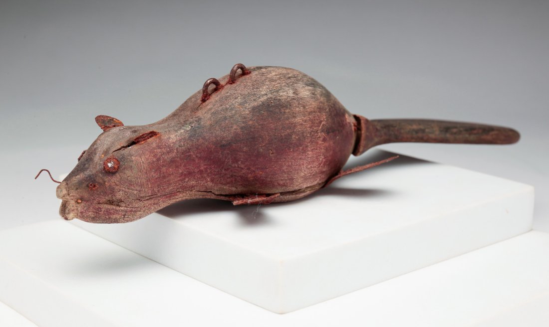 BEAVER ICE FISHING DECOY. (1 of 4)