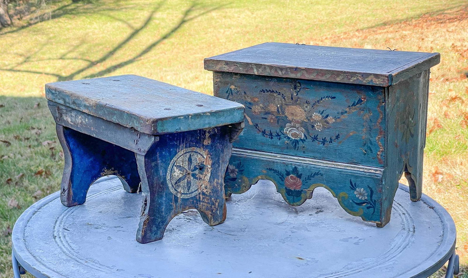 TWO SMALL PAINTED PIECES. (1 of 6)