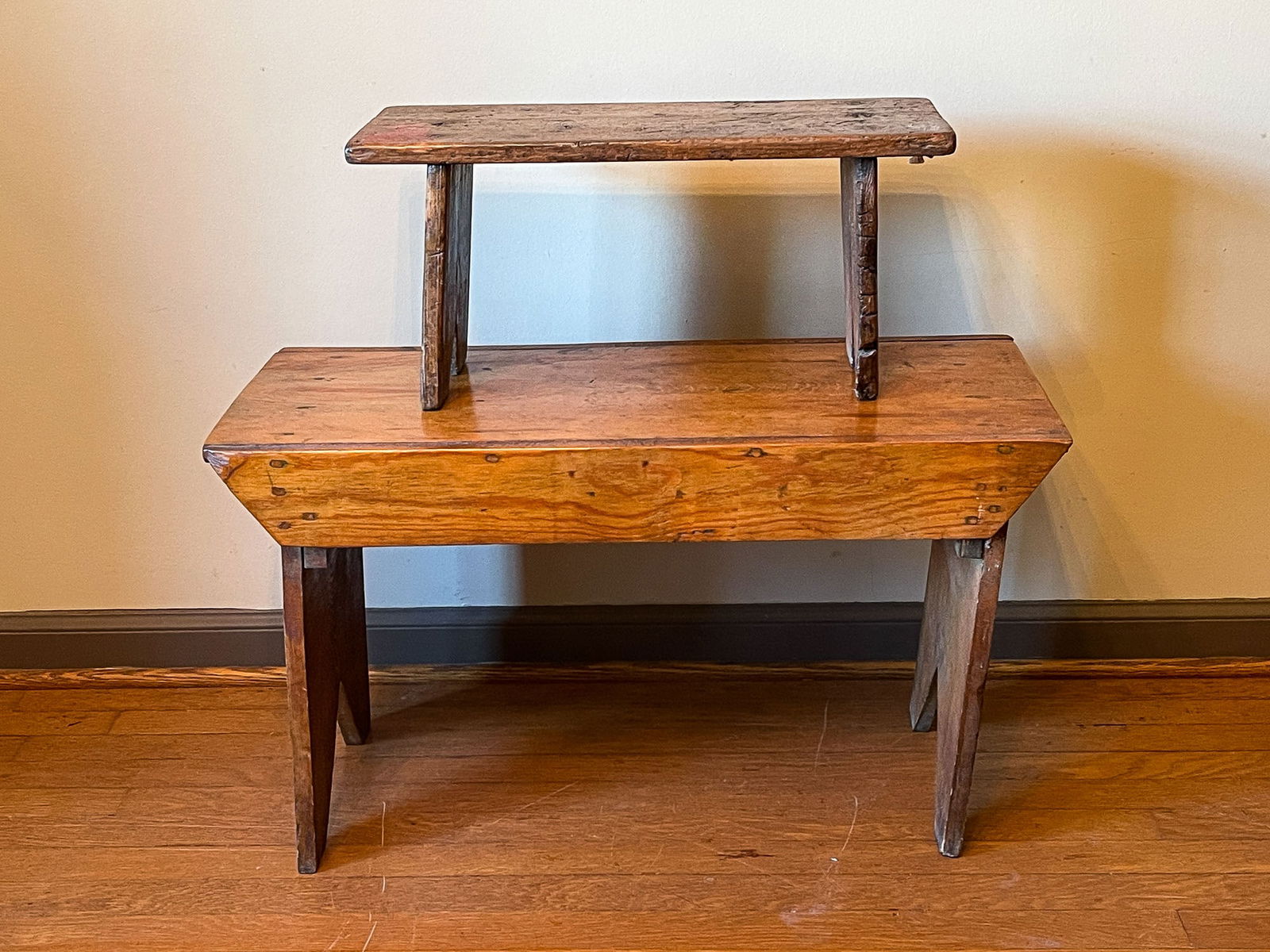 COUNTRY STOOL AND BENCH. (1 of 4)