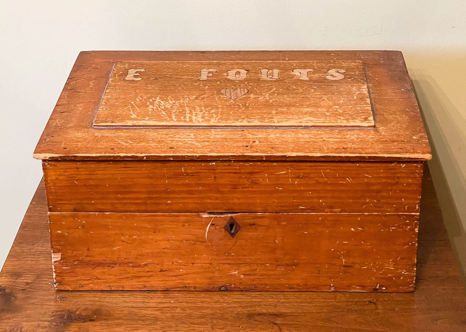 COUNTRY INLAID DOCUMENT BOX. (1 of 7)