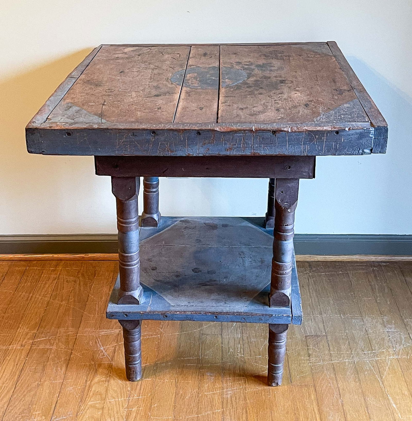 COUNTRY PAINTED STAND. (1 of 4)