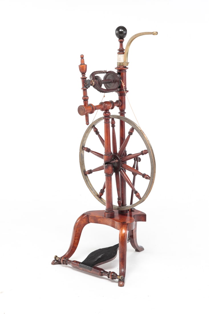 ENGLISH CASTLE SPINNING WHEEL. (1 of 5)