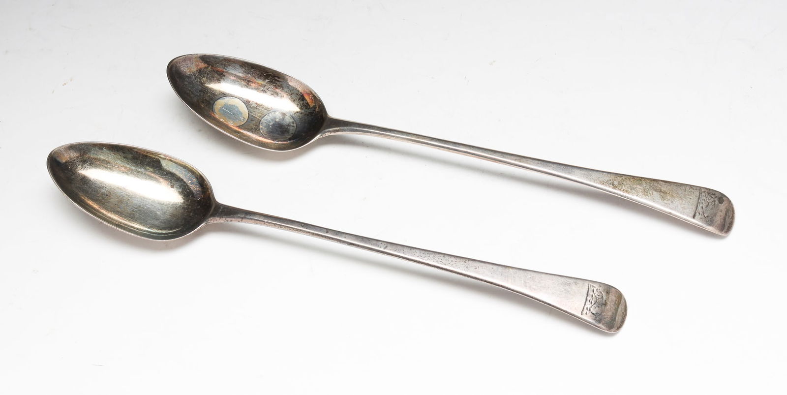 PAIR OF ENGLISH SILVER STUFFING SPOONS. (1 of 4)