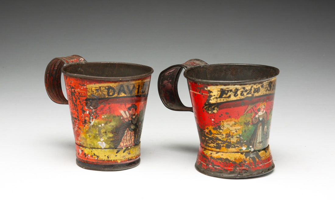 PAIR OF AMERICAN TOLE CHILDREN'S MUGS. (1 of 5)