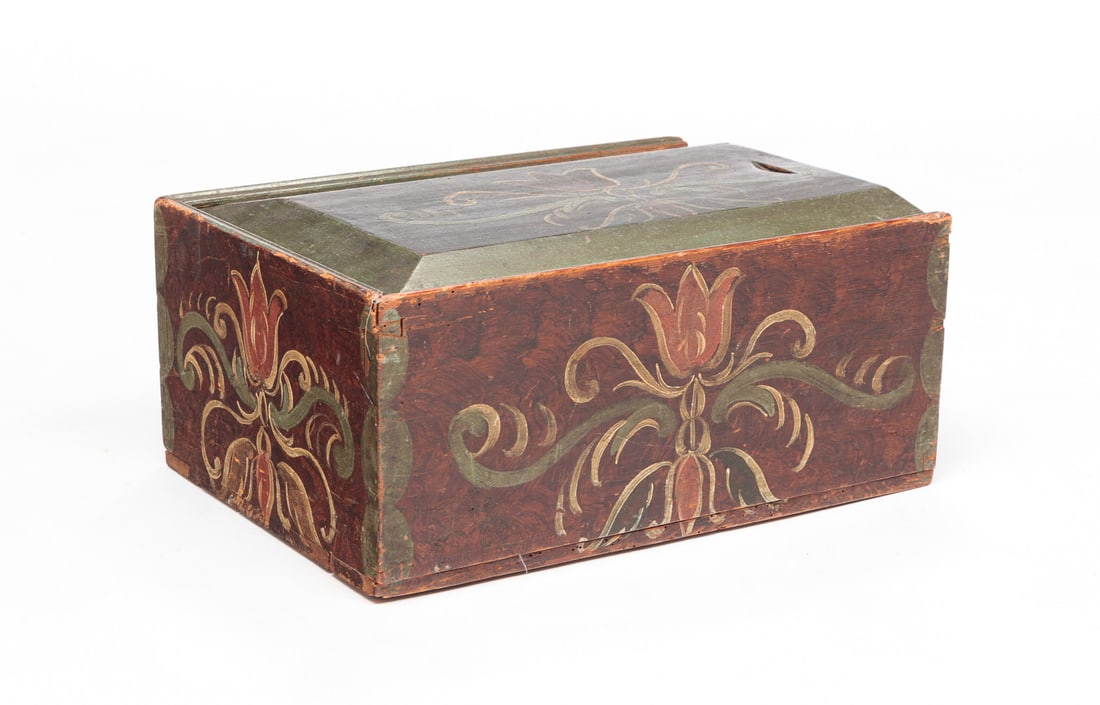 AMERICAN DECORATED SLIDE LID BOX. (1 of 7)