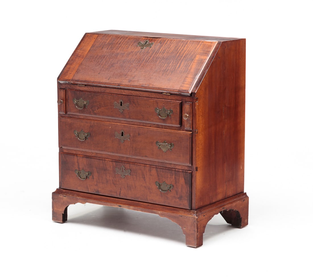 NEW ENGLAND CHILD'S SIZE CHIPPENDALE DESK. (1 of 9)