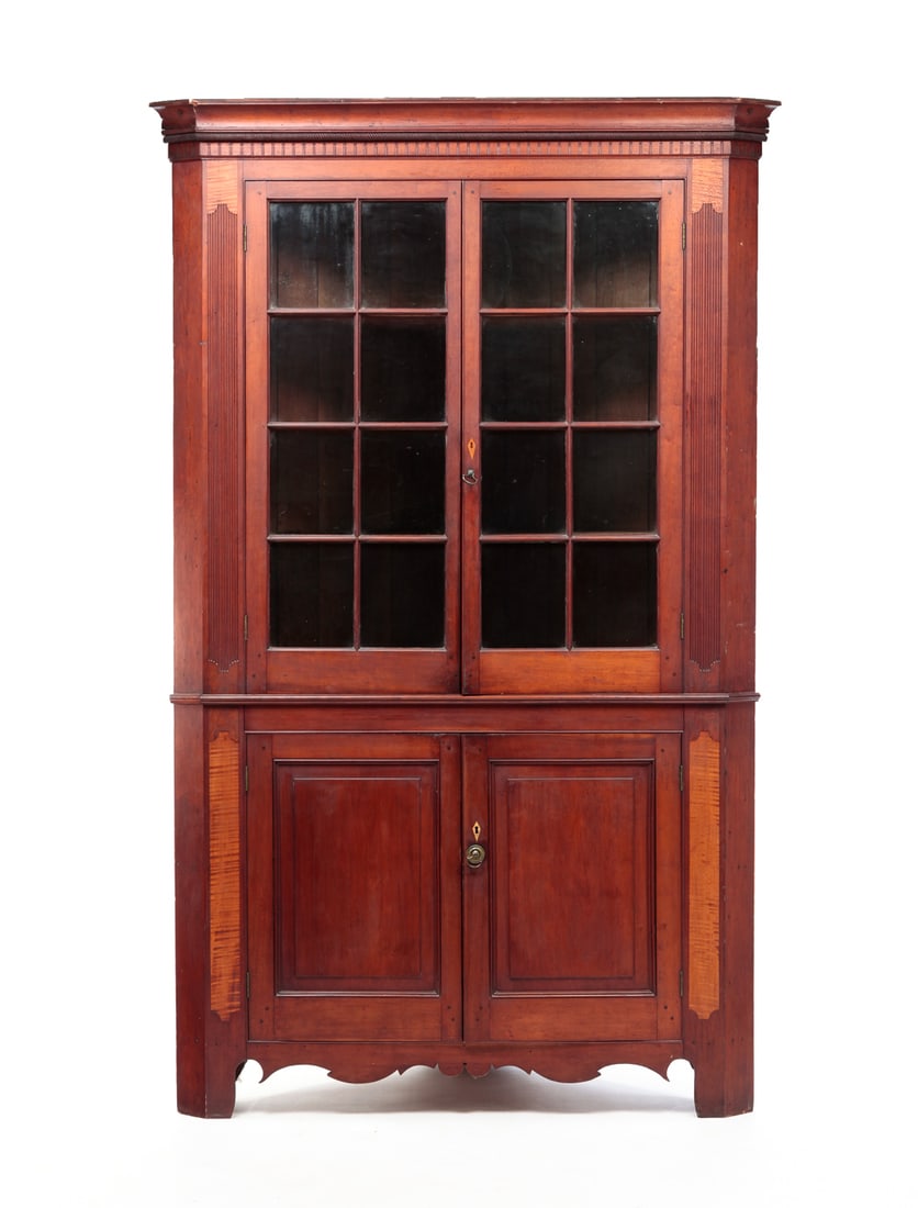 OHIO HIGH-STYLE COUNTRY CORNER CUPBOARD. (1 of 5)