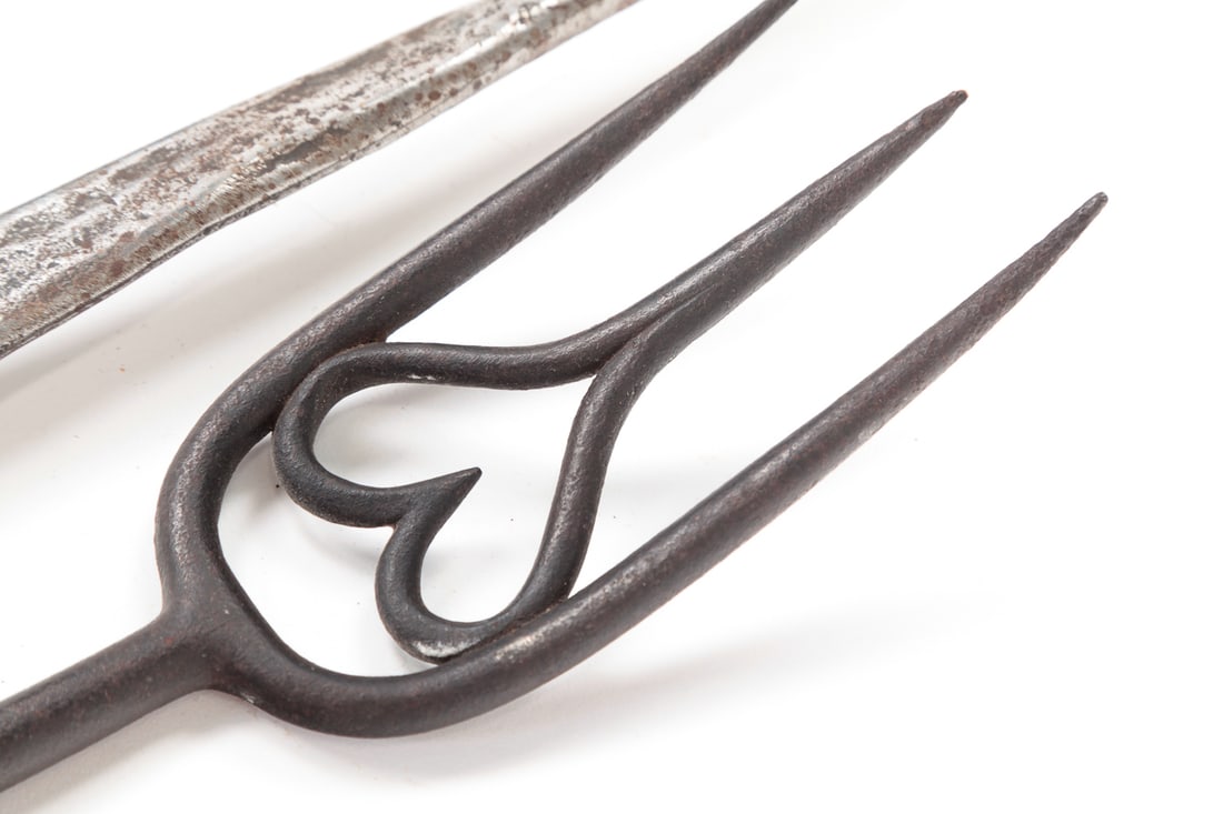 TWO FORKS WITH HEARTS. (1 of 6)