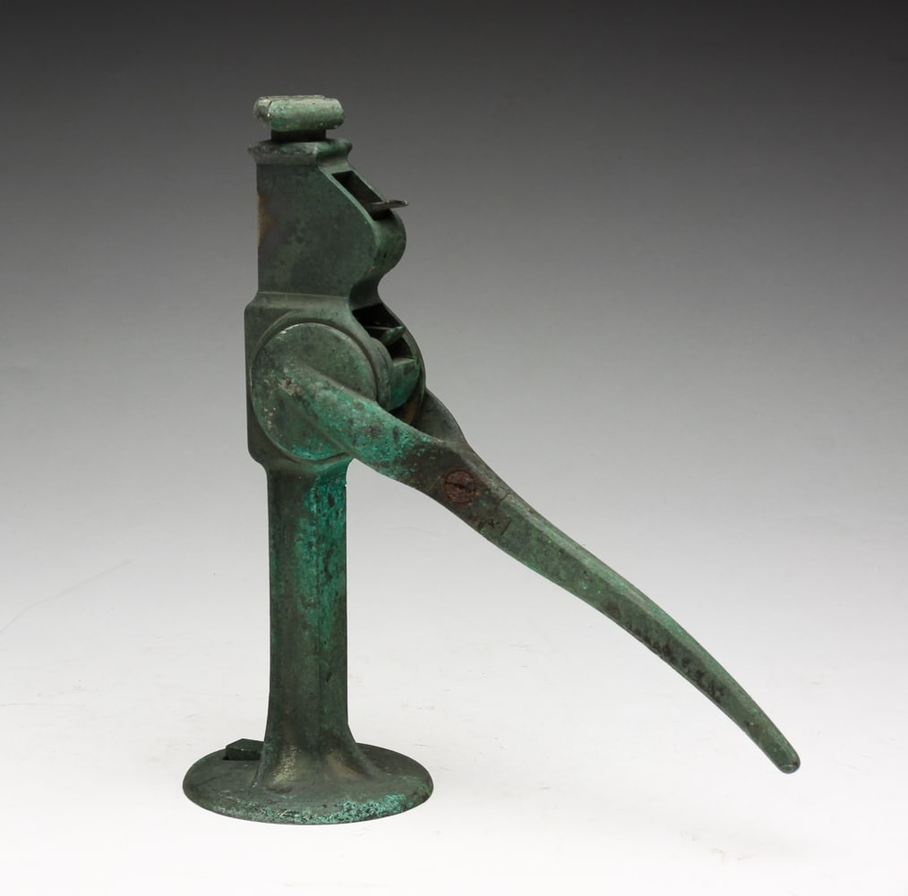 SALESMAN SAMPLE BRONZE JACK. (1 of 4)