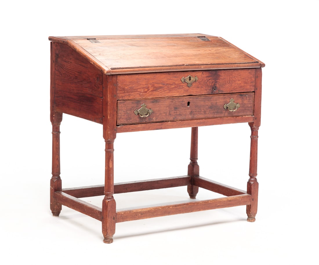 AMERICAN COUNTRY DESK. (1 of 7)