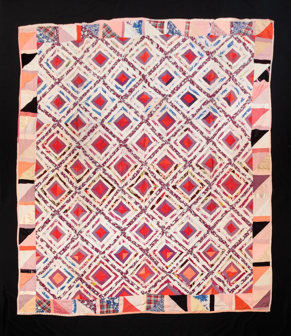 PIECED TAFFETA DIAMOND QUILT. (1 of 6)