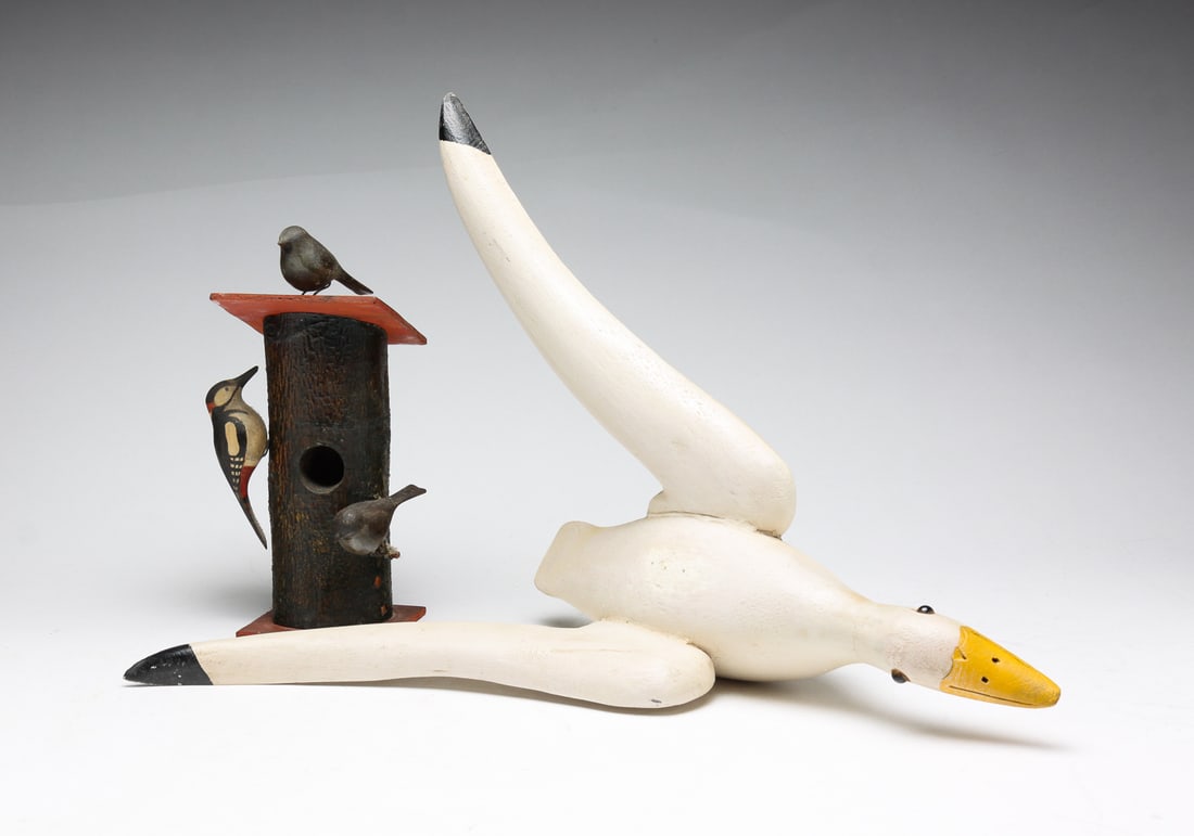 TWO BIRD CARVINGS. (1 of 6)