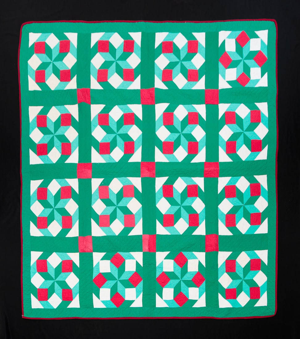 PIECED QUILT. (1 of 4)