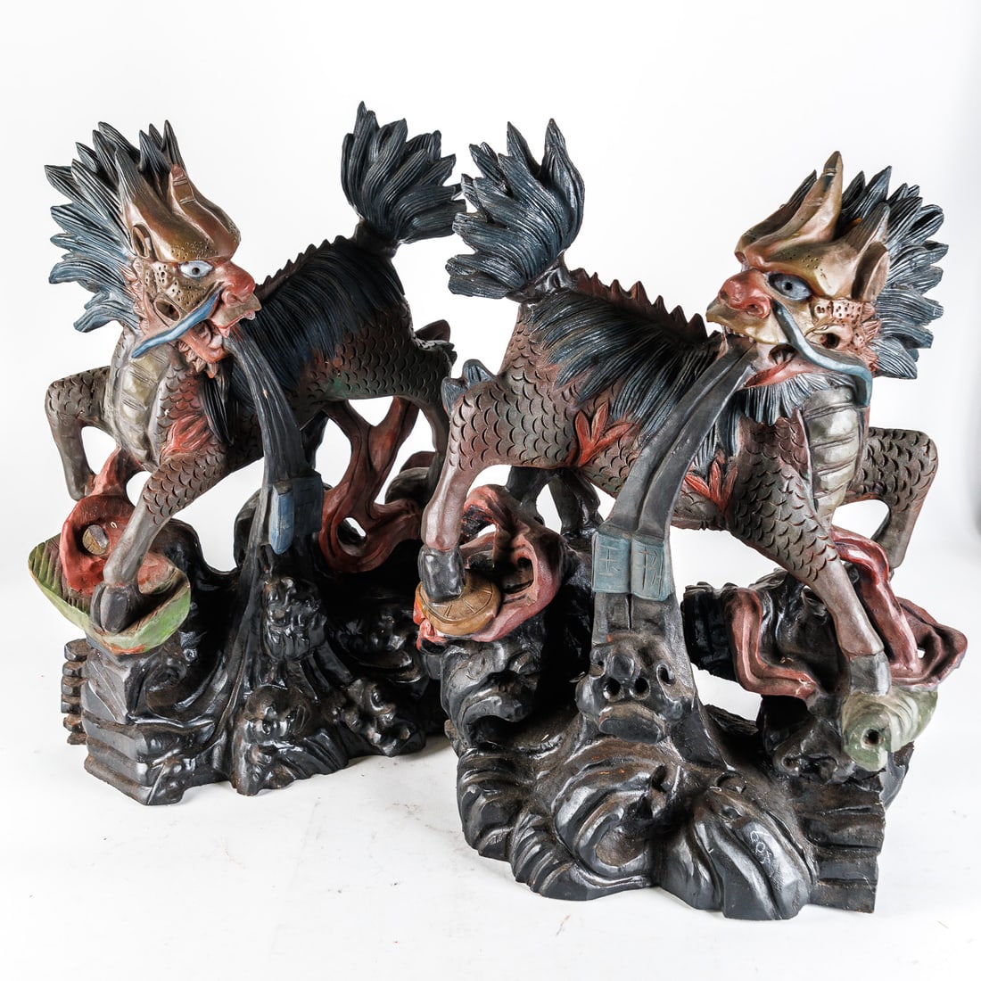 PAIR OF GUARDIAN LION SCULPTURES. (1 of 15)