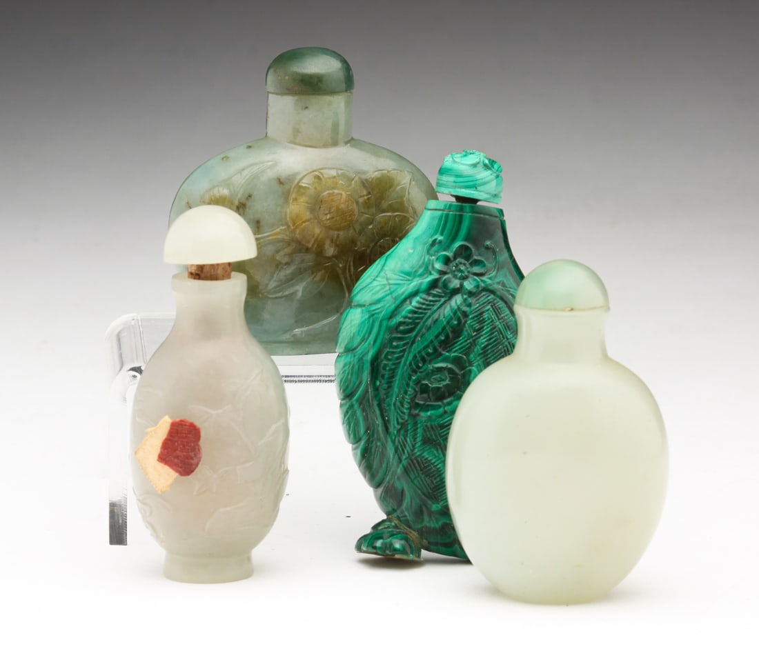 FOUR JADE AND MALACHITE SNUFF BOTTLES. (1 of 3)