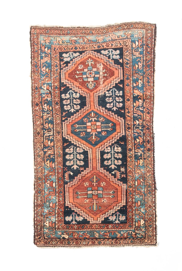 PERSIAN MOSUL RUG. (1 of 6)