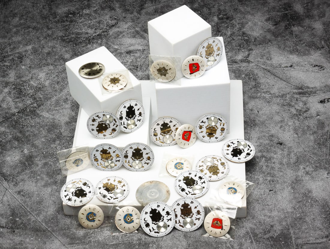 NEW/OLD STOCK MASONIC POCKET WATCH DIALS. (1 of 5)