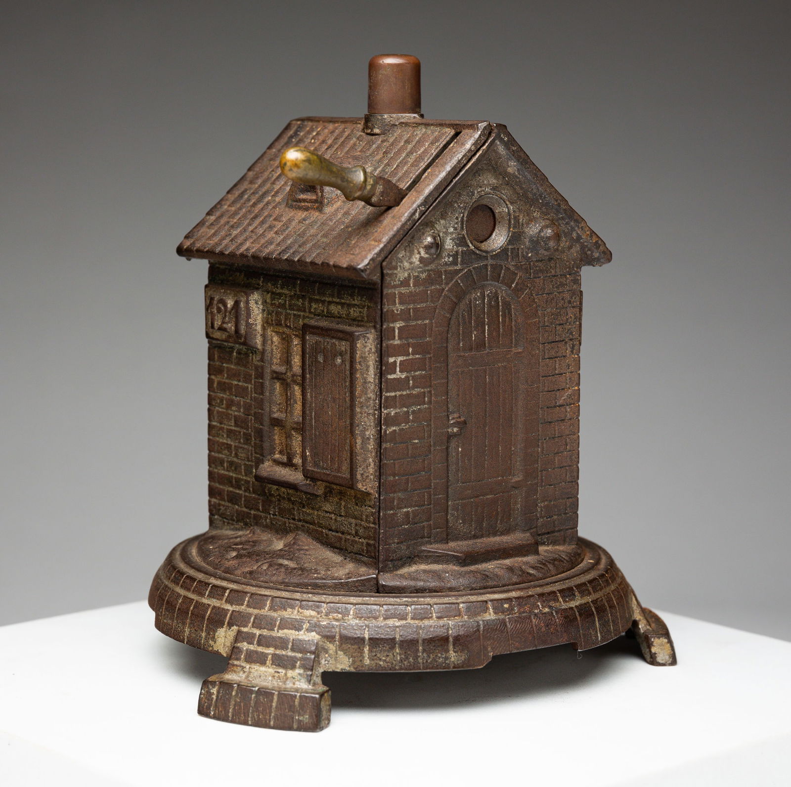 BUILDING SHAPED CIGAR CUTTER. (1 of 3)