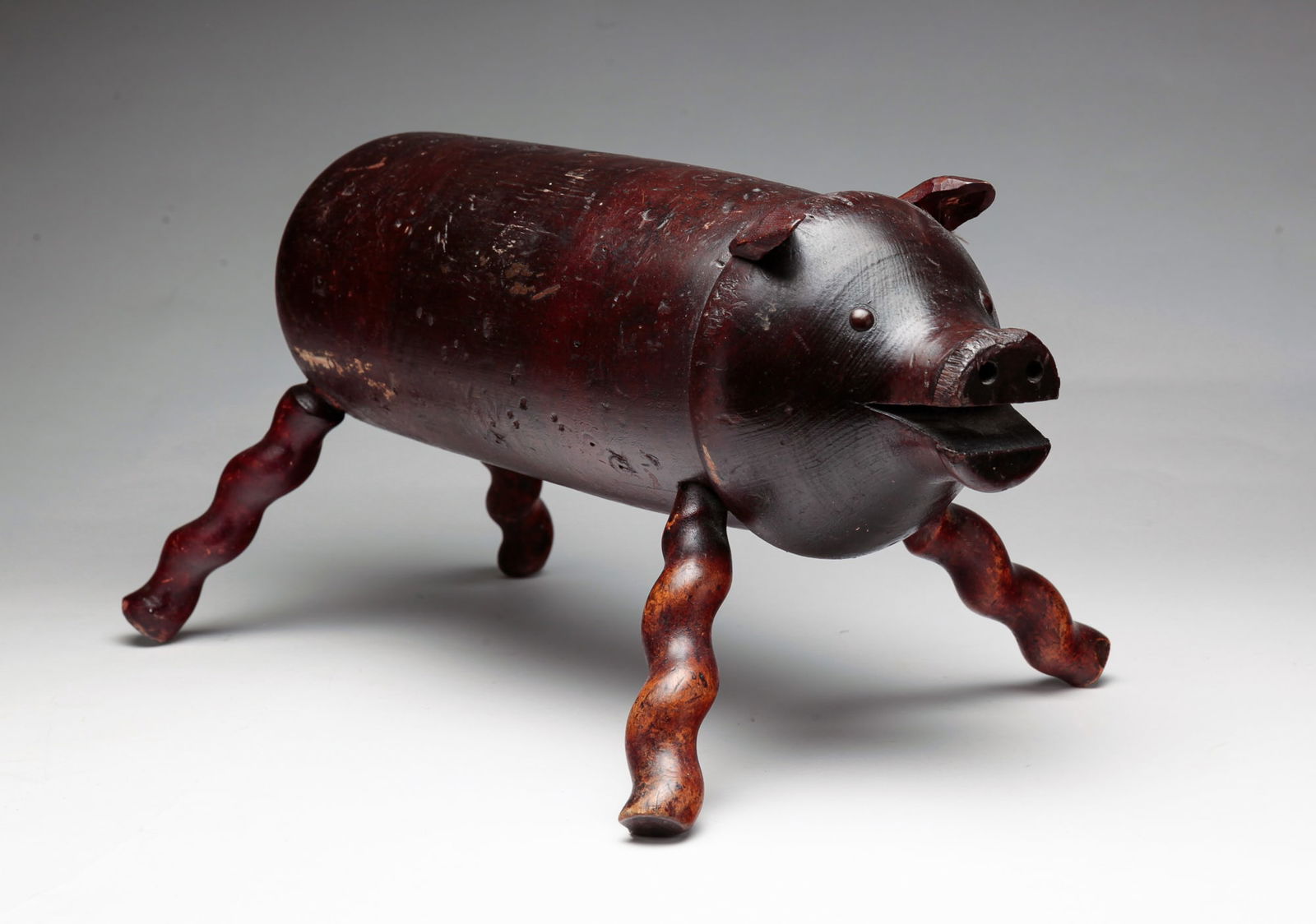 FOLKSY PIG FOOT STOOL. (1 of 4)