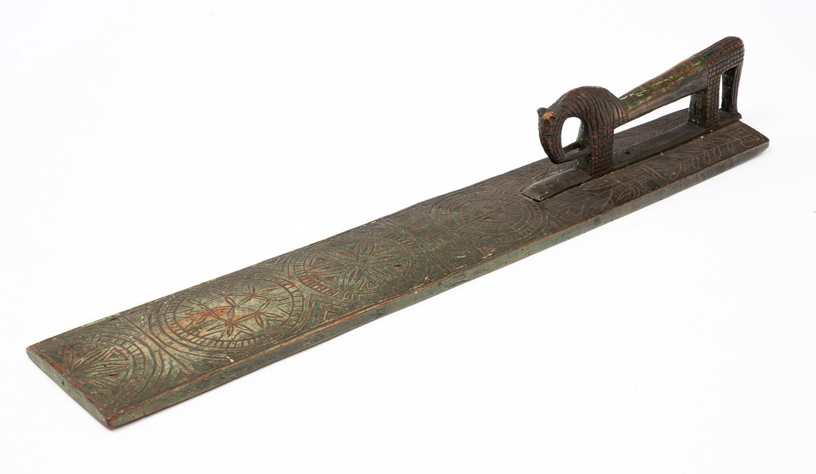 CARVED SMOOTHING BOARD. (1 of 4)