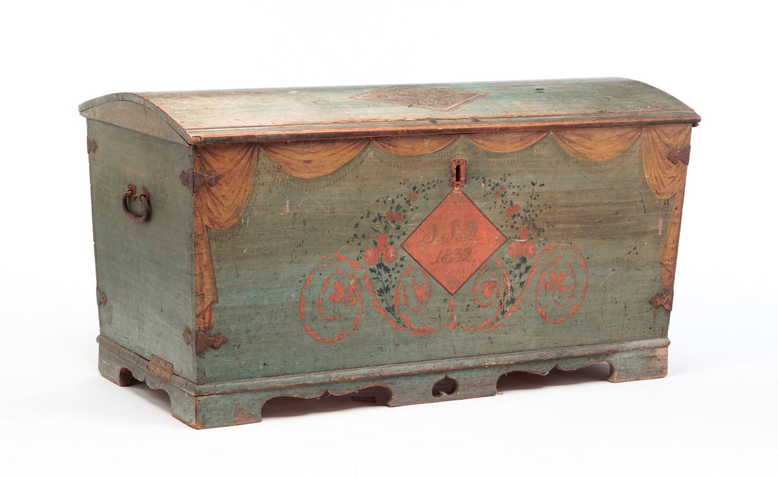 LARGE PAINTED AND CARVED IMMIGRANT CHEST. (1 of 8)
