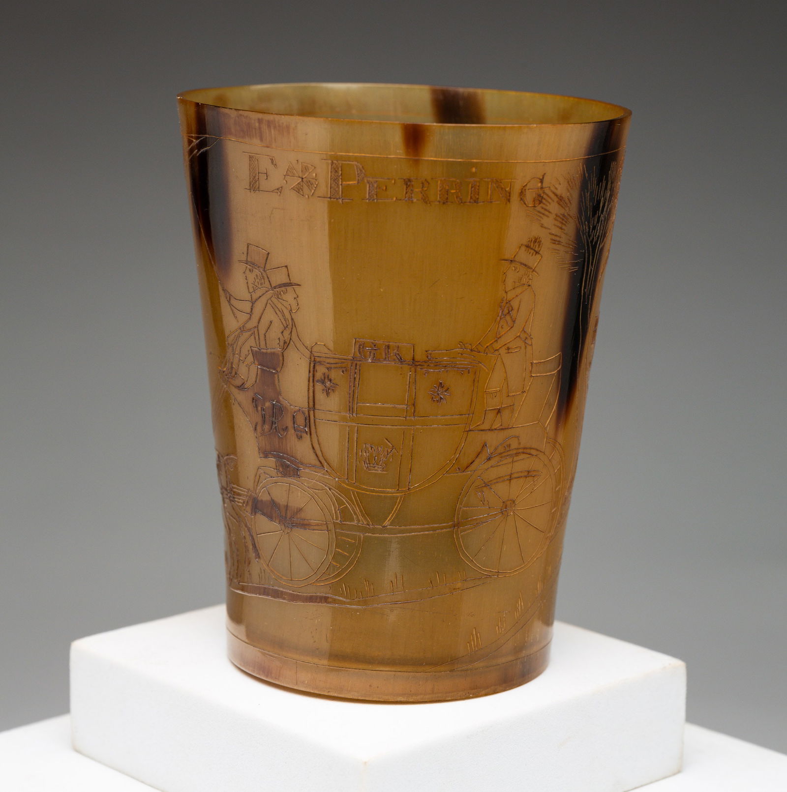 SCENIC ENGRAVED HORN CUP. (1 of 4)