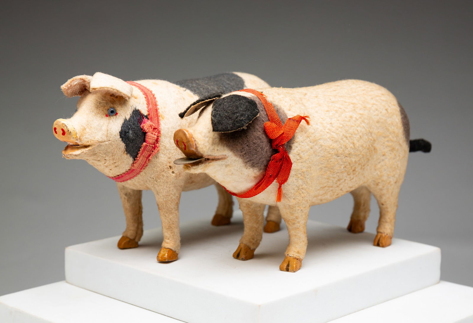 TWO PIG TOYS. (1 of 3)