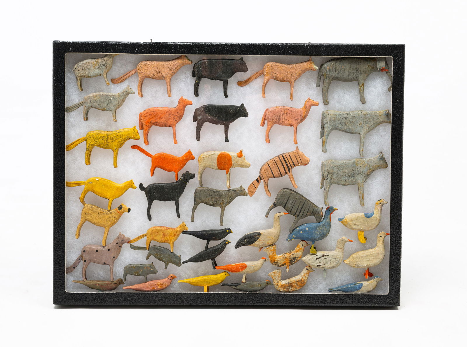 COLLECTION OF CARVED AND PAINTED NOAH'S ARK ANIMALS. (1 of 4)
