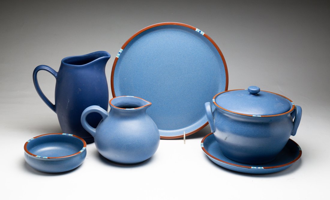 SIX CERAMIC PIECES. (1 of 5)