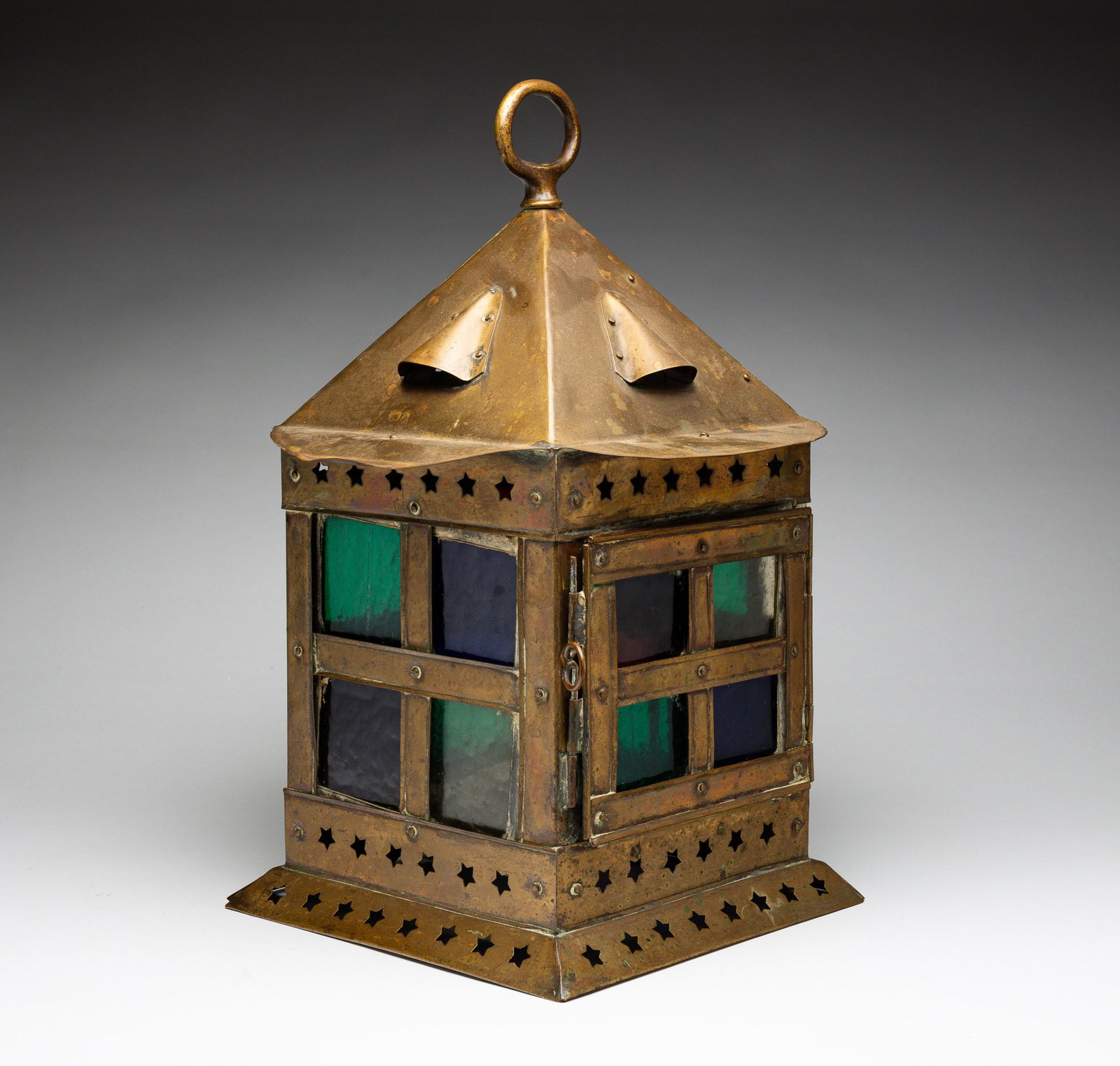 BRASS ARTS AND CRAFTS CANDLE LANTERN. (1 of 6)