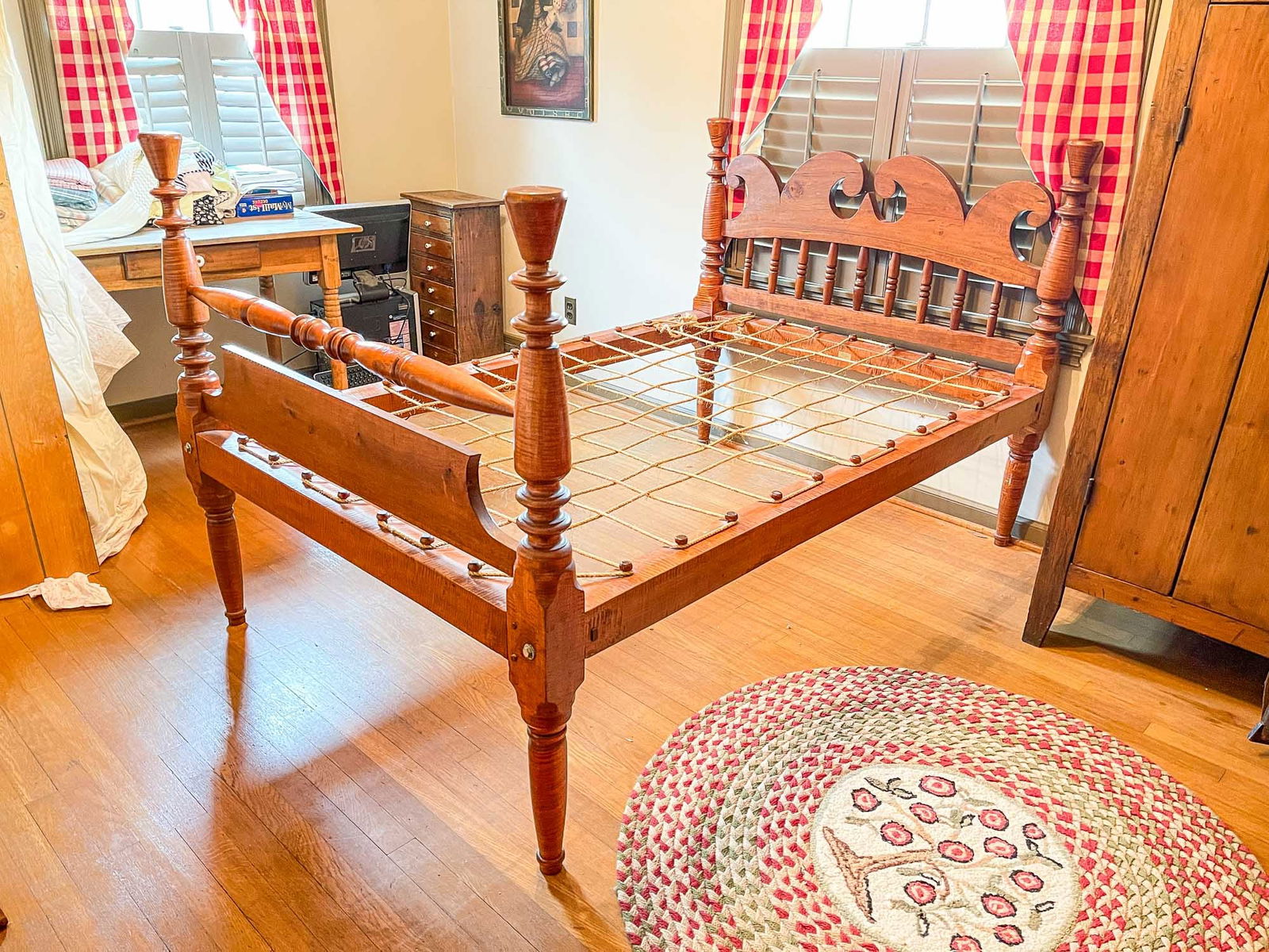 TRANSITIONAL ROPE BED. (1 of 4)