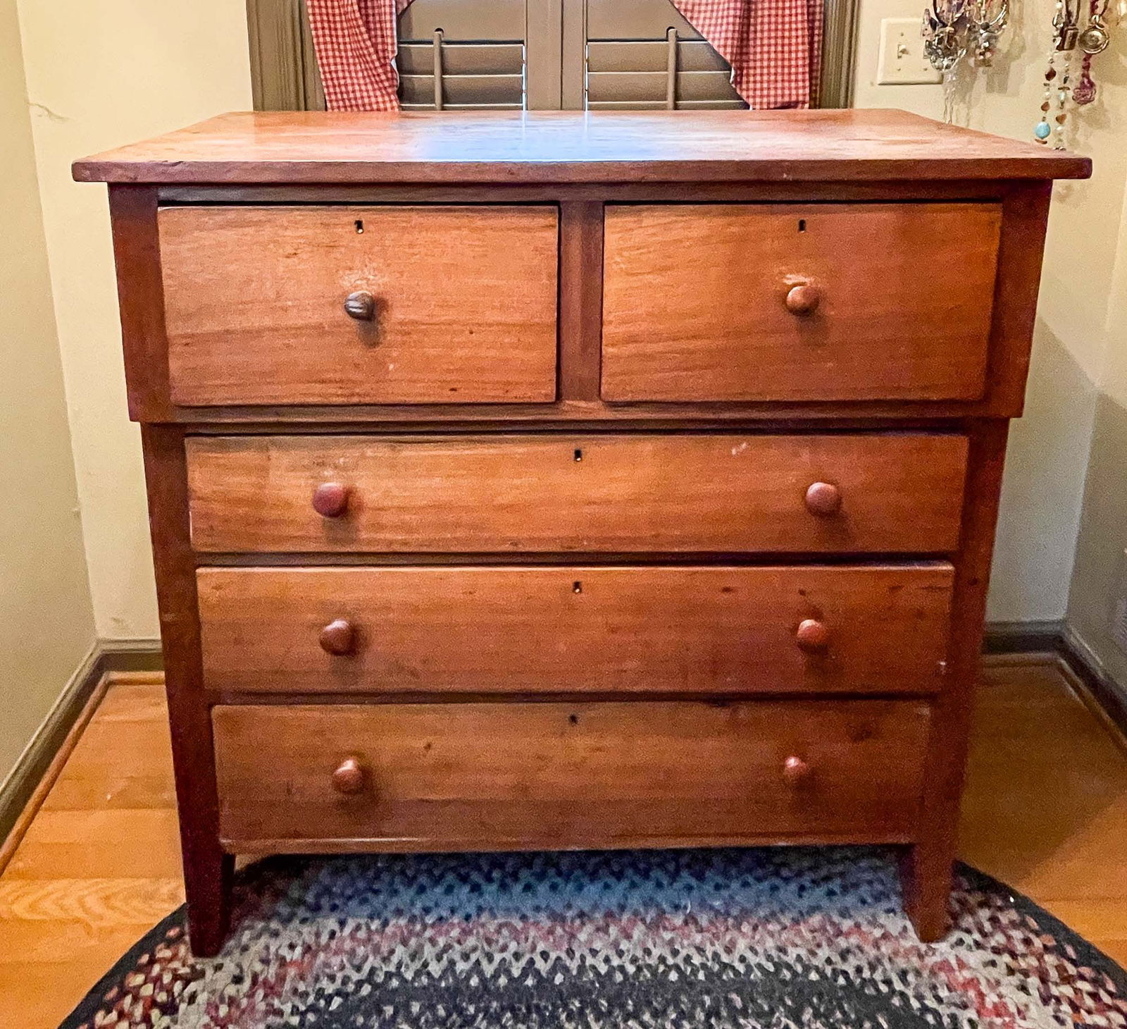 COUNTRY TRANSITIONAL CHEST. (1 of 3)
