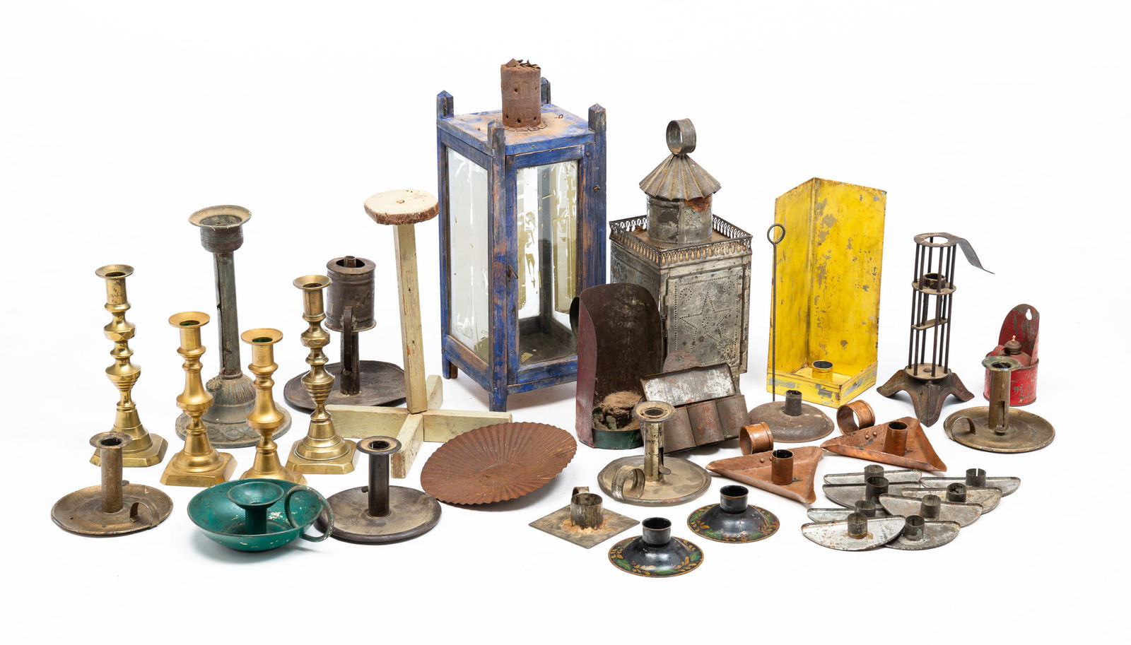 GROUP OF LIGHTING AND LIGHTING-RELATED ITEMS. (1 of 6)