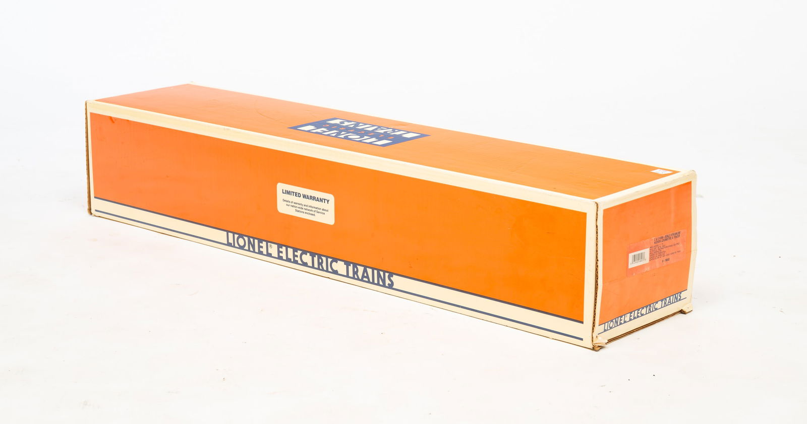 LIONEL SEMI-SCALE STREAMLINE HUDSON LOCOMOTIVE & TENDER. (1 of 4)