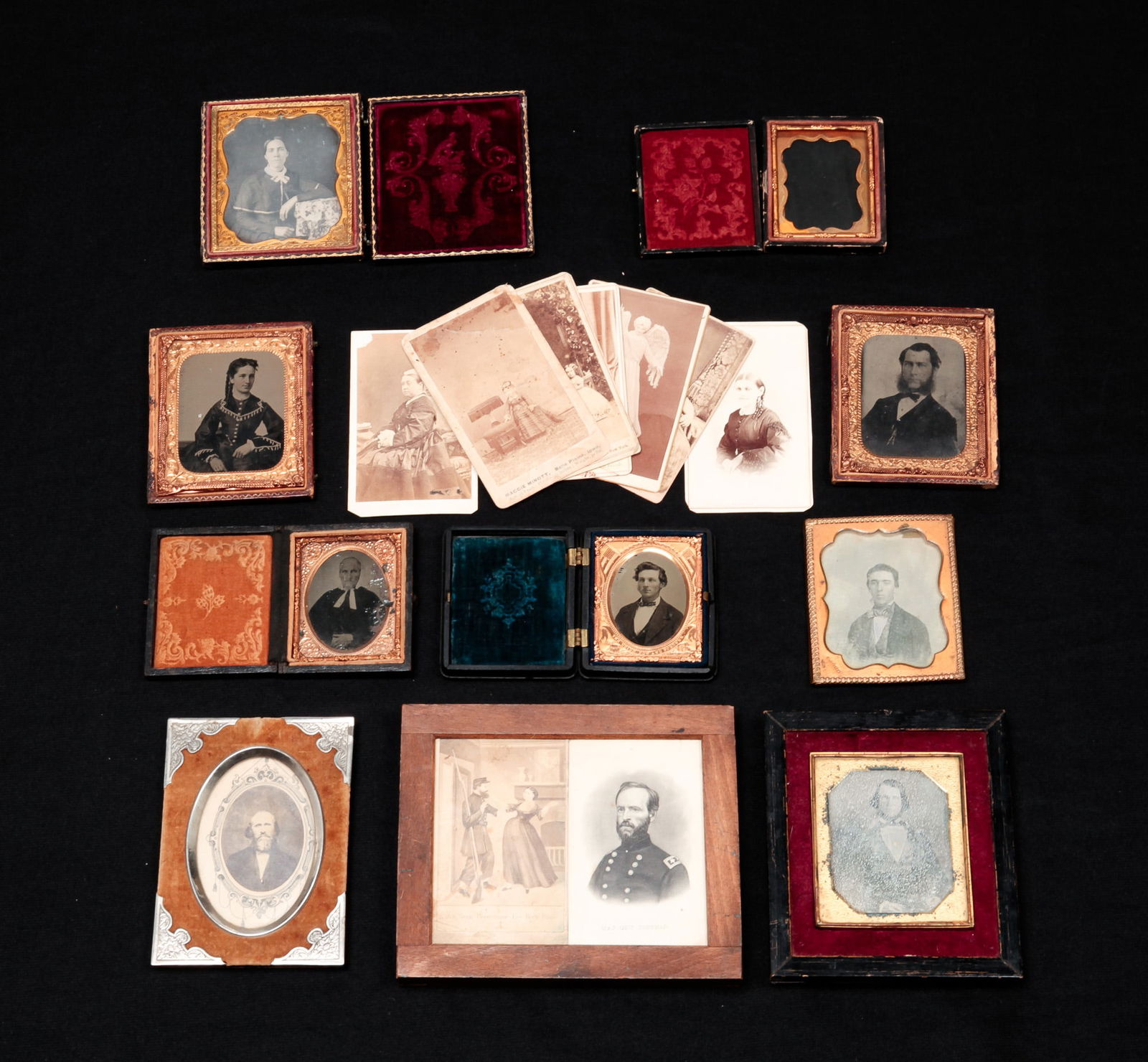 GROUP OF IMAGES. (1 of 7)