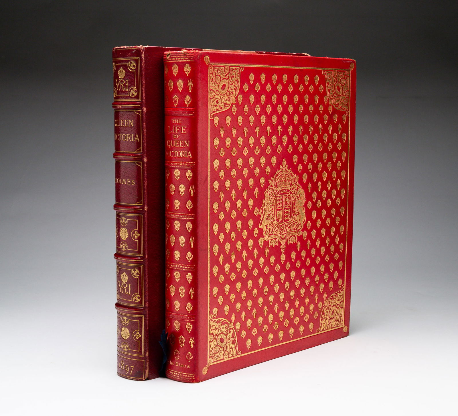 2 FIRST EDITION BOOKS ON QUEEN VICTORIA, RICHARD HOLMES 1897, THE TIMES 1901 (1 of 7)