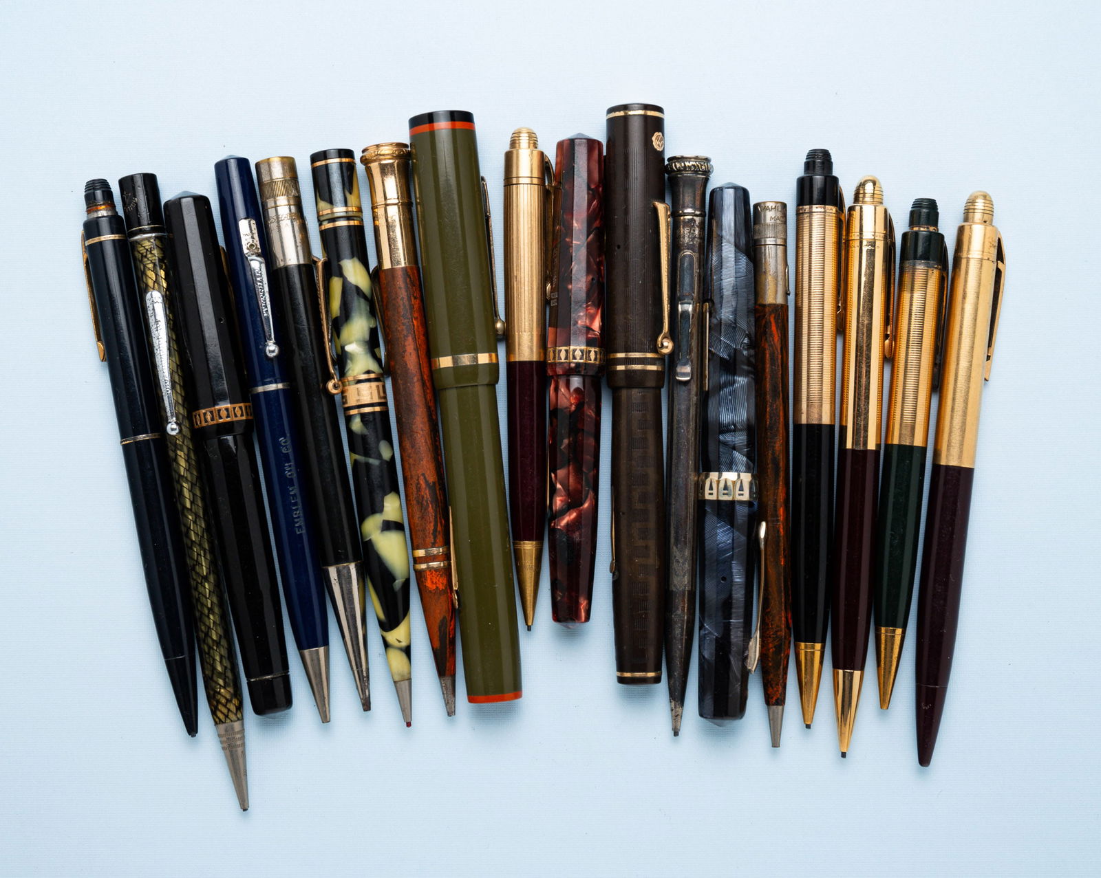 GROUP OF EVERSHARP PENS AND PENCILS. (1 of 1)