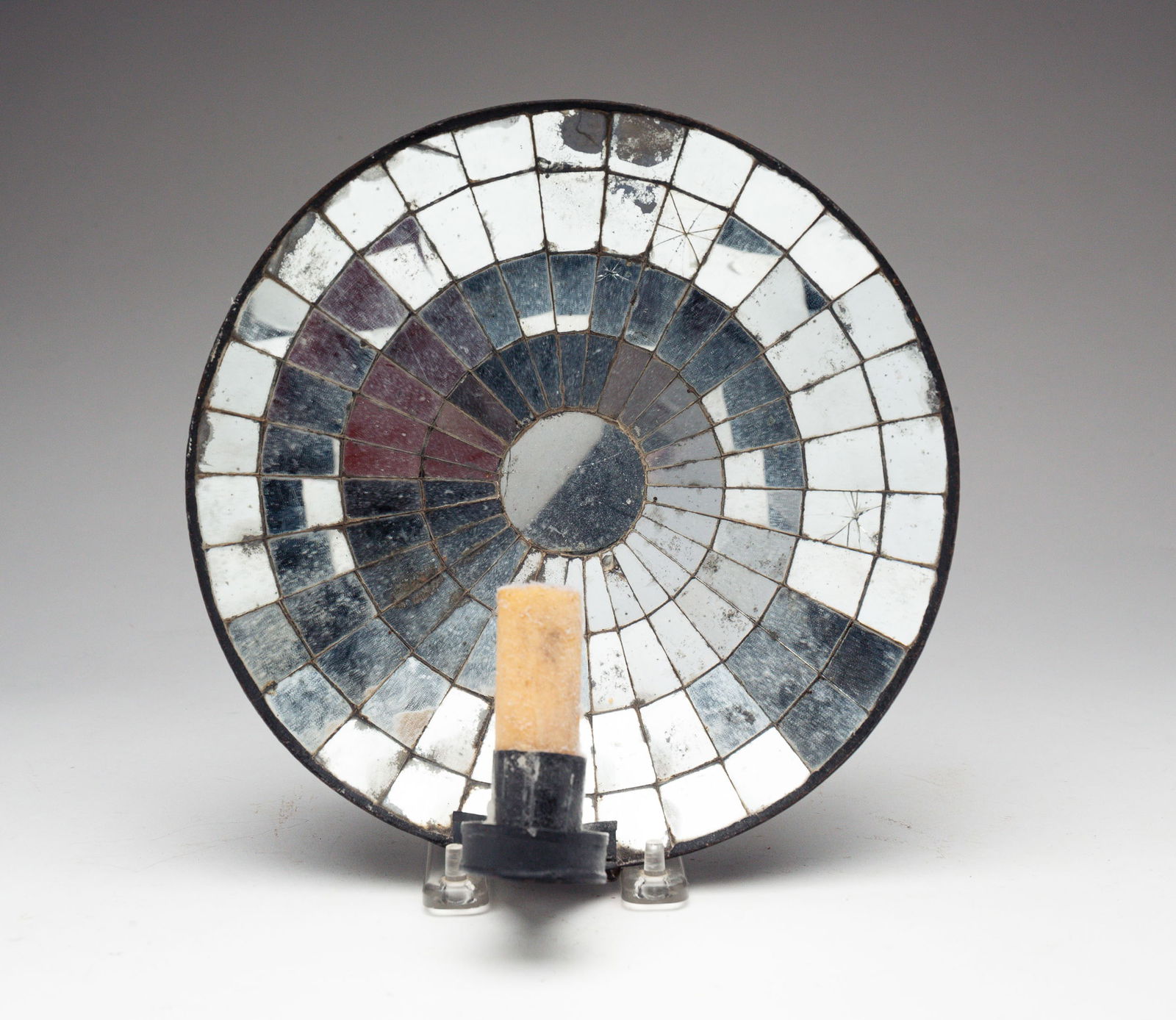 ROUND MIRRORED SCONCE. (1 of 3)