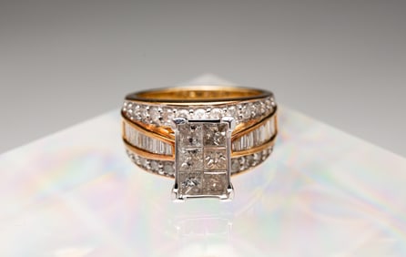 GOLD AND DIAMOND COCKTAIL RING.