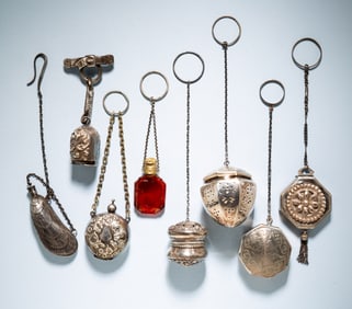 GROUP OF SCENT BOTTLES AND ACCESSORIES.