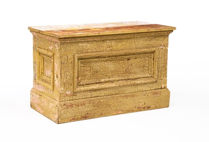 COUNTRY PAINTED PODIUM.